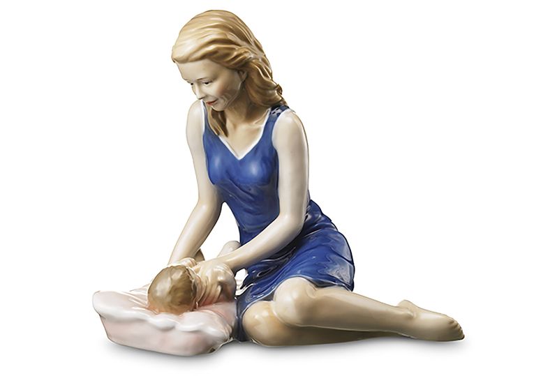 Figurine - Mamma con bimbo sul cuscino h 21